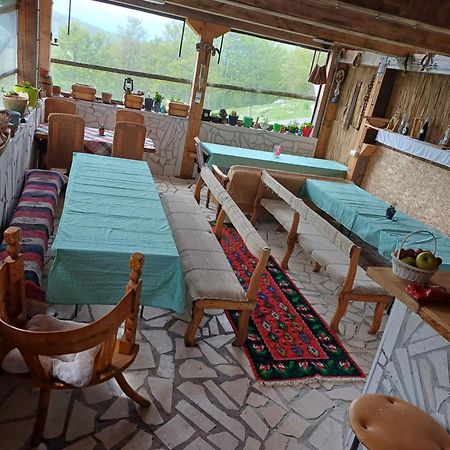 Katun Ljeljenak Hotel Plužine Eksteriør billede