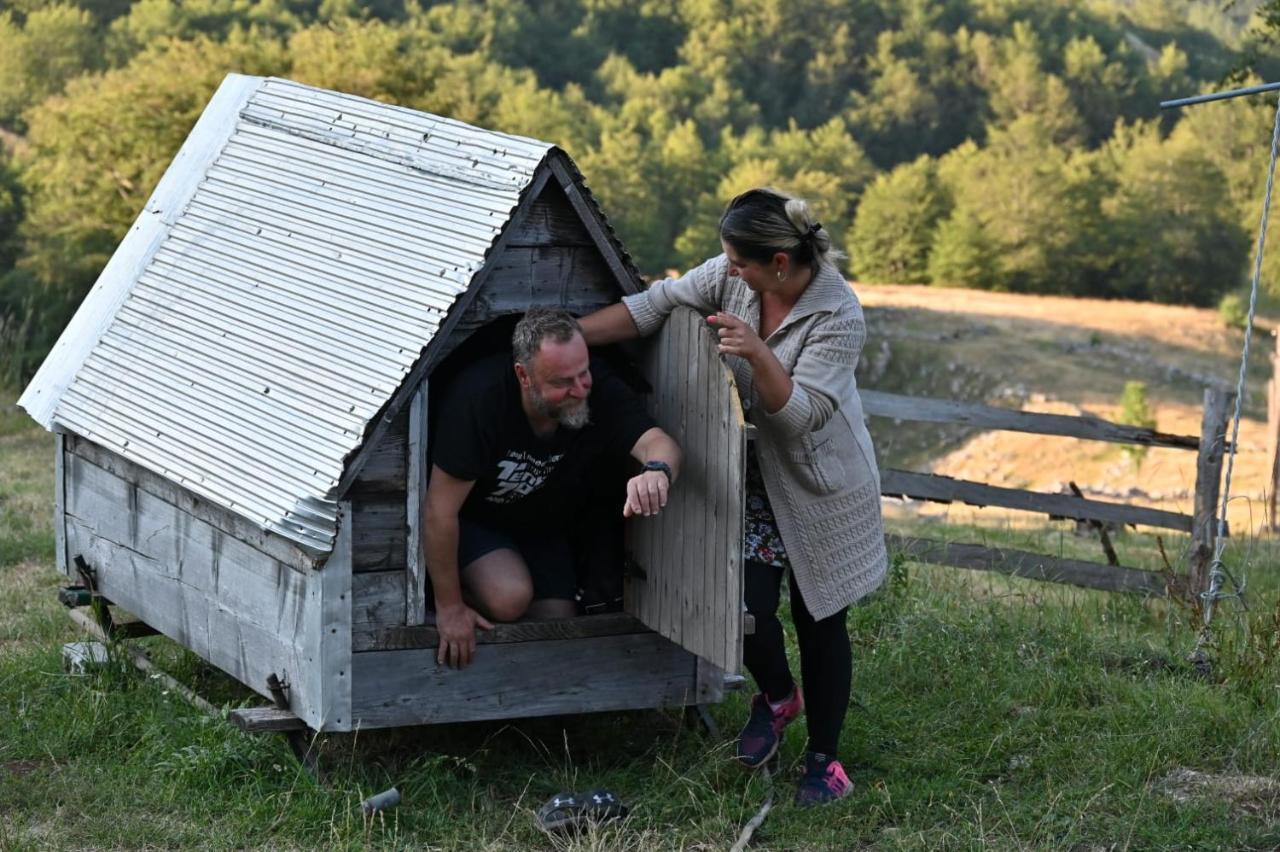Katun Ljeljenak Hotel Plužine Eksteriør billede