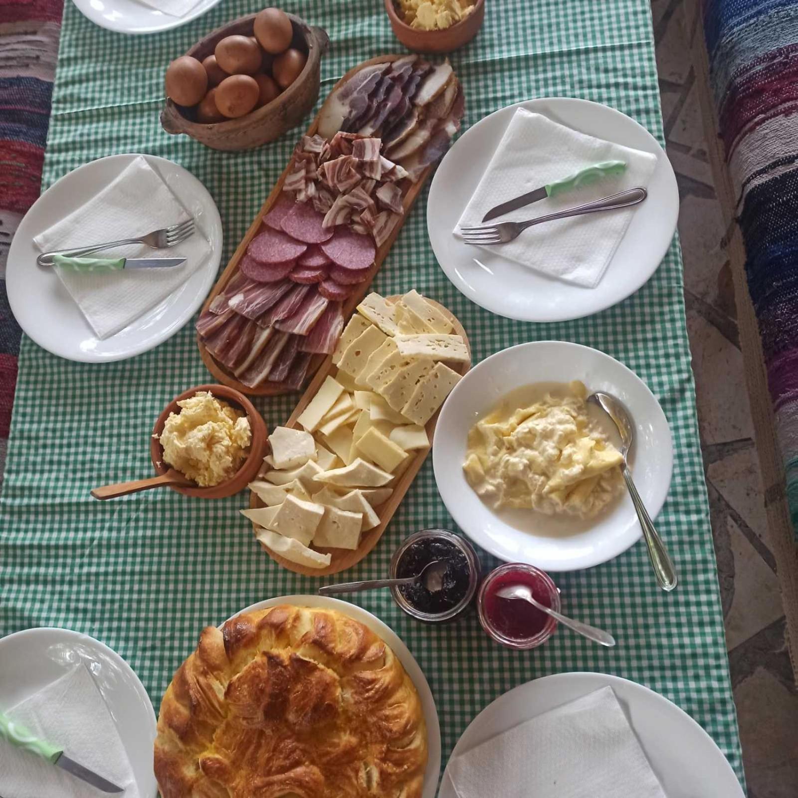 Katun Ljeljenak Hotel Plužine Eksteriør billede