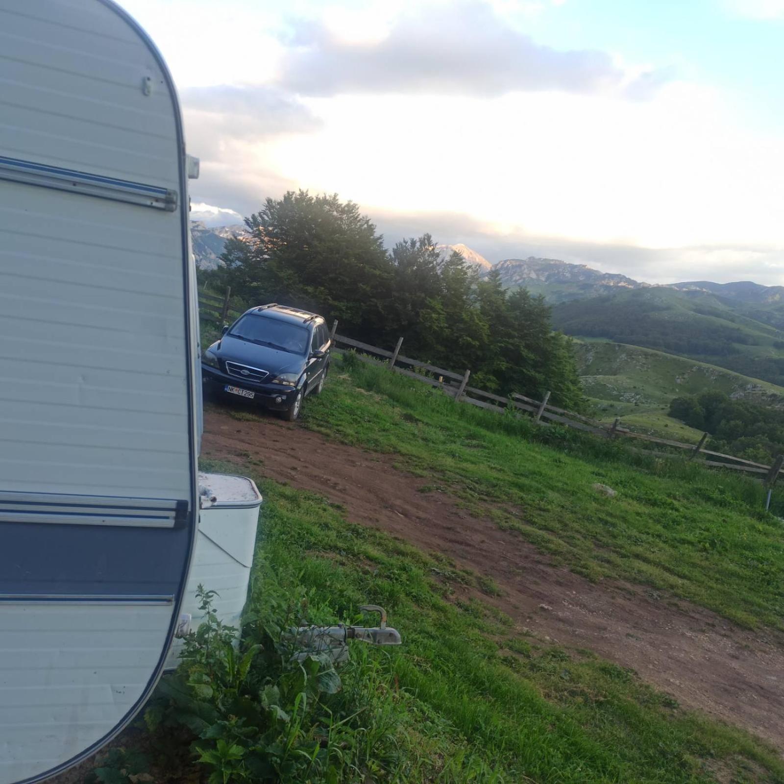 Katun Ljeljenak Hotel Plužine Eksteriør billede