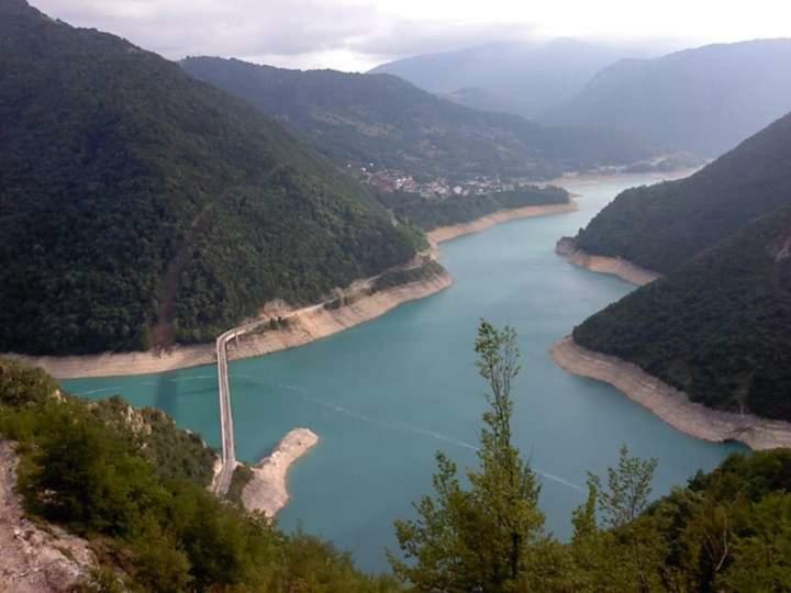 Katun Ljeljenak Hotel Plužine Eksteriør billede
