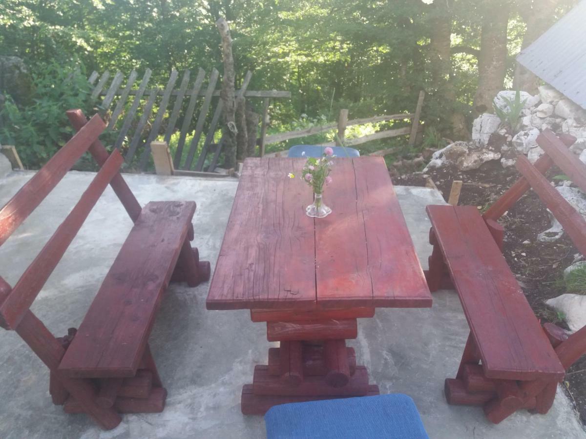 Katun Ljeljenak Hotel Plužine Eksteriør billede